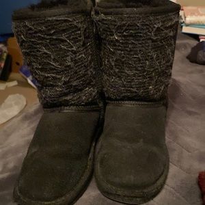 Very comfortable Ugg like boots (not the brand Uggs).